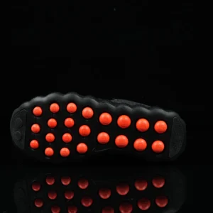 Mind 002 HQ4310-001 - Black / Hyper Crimson / Hyper Crimson / Chrome