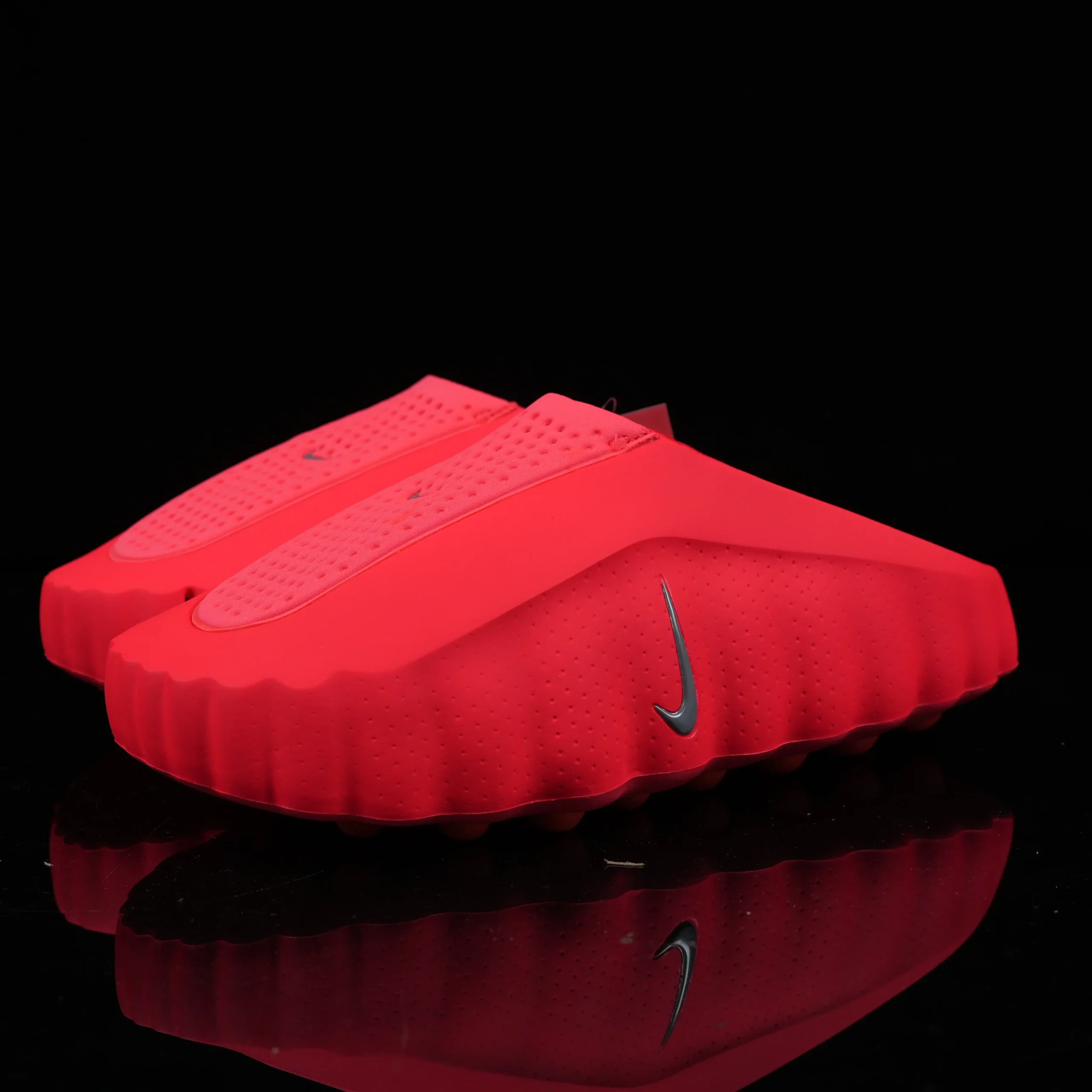 Mind 001 HQ4307-600 - Solar Red / Hyper Crimson / Black / Chrome - Image 8