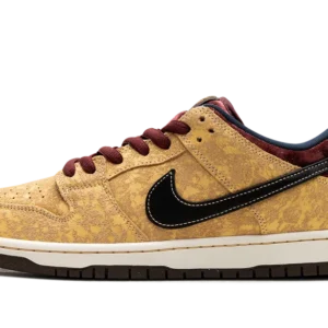 SB Dunk Low Pro City of Cinema – Low Cut Street Style Skate Shoes - Dark Brown