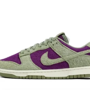 Dunk Low Retro SE Panda – Classic Black & White Lifestyle Sneaker - Moss Green